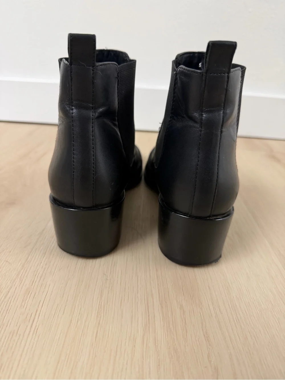 Vagabond Black Leather Marja Chelsea Boots